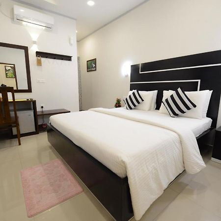 Diva Villa Airport Transit Hotel คาตุนายากา ภายนอก รูปภาพ